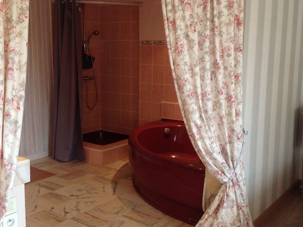 Au Jardin D'Eloise Bed & Breakfast Tremereuc Екстериор снимка
