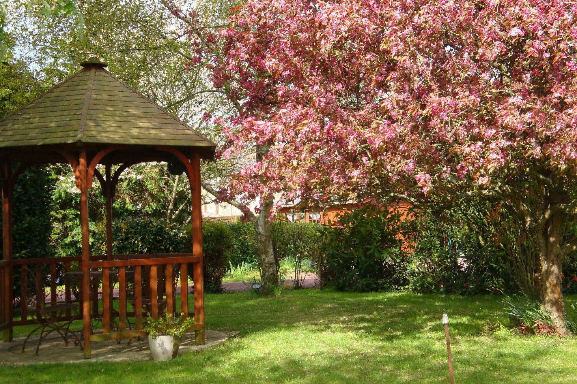 Au Jardin D'Eloise Bed & Breakfast Tremereuc Екстериор снимка
